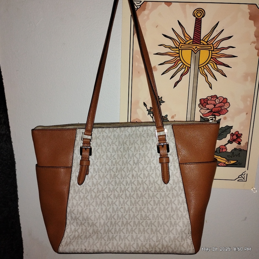 Michael Kors Charlotte Large Logo and Leather Top-Zip Tote Bag - Picture 6 of 10